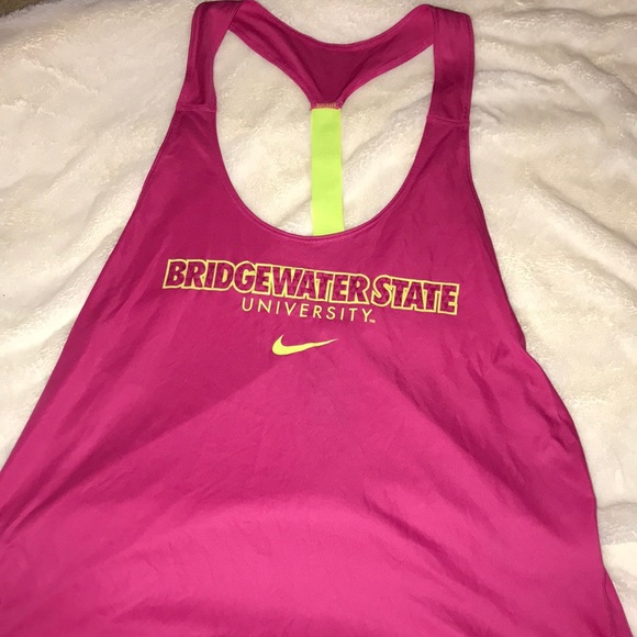 Nike Tops - 🔥NIKE top